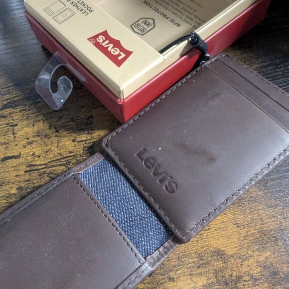 Levi's Men's RFID Slim Everyday Front Pocket Card Case Wallet - Picture 5 of 5